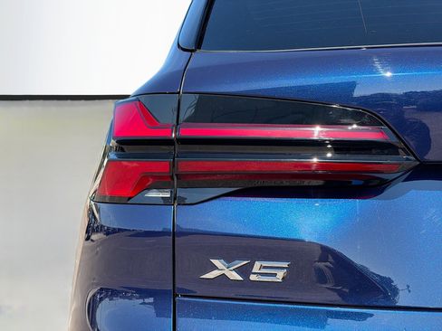 New 2026 BMW X5 xDrive40i w/ M Sport Package image 10