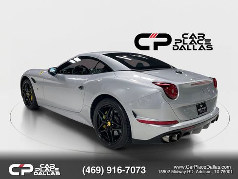 Used 2016 Ferrari California T RWD image 11