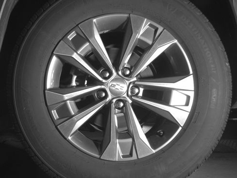 Used 2025 Chevrolet Equinox LT FWD image 14