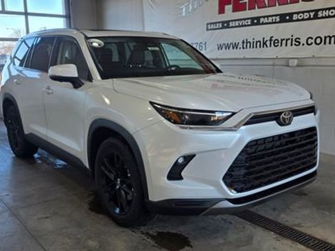 New 2026 Toyota Grand Highlander Platinum image 9