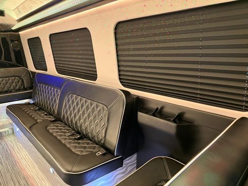 Used 2023 Mercedes-Benz Sprinter 3500 image 21