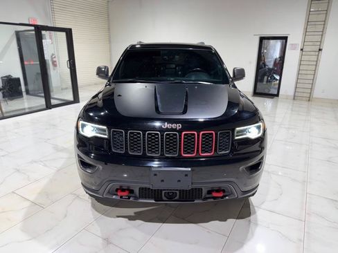 Used 2021 Jeep Grand Cherokee Trailhawk w/ Trailhawk Luxury Group AWD/4WD image 2