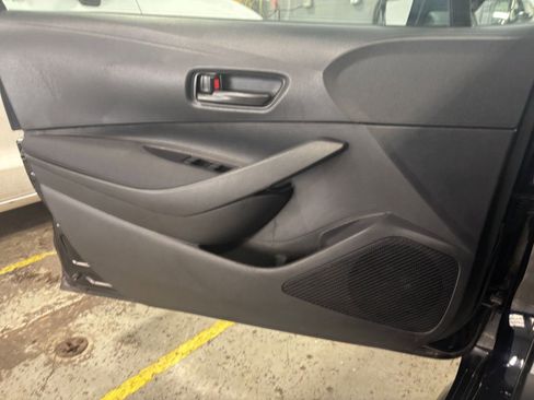 Used 2025 Toyota Corolla LE image 18