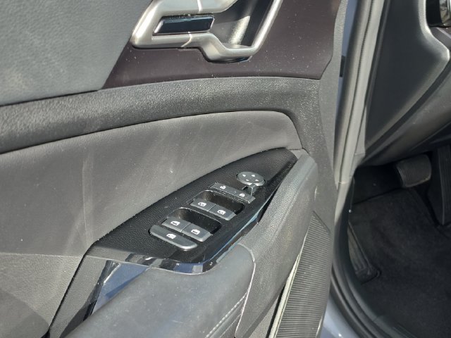 Certified 2024 Kia Sportage EX FWD image 17