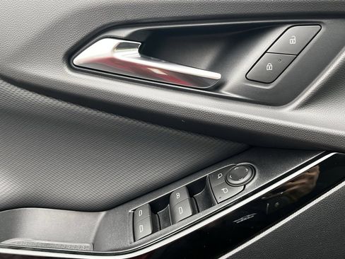 New 2026 Chevrolet Equinox LT image 8