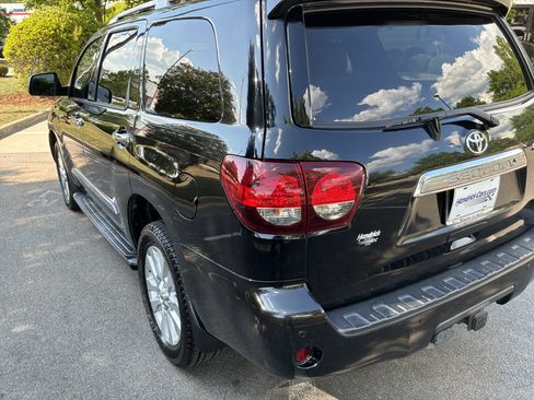 Used 2018 Toyota Sequoia Platinum AWD/4WD image 8