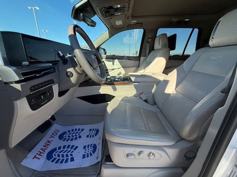 Certified 2025 Cadillac Escalade Premium Luxury Platinum w/ LPO, Floor Liner Package image 29