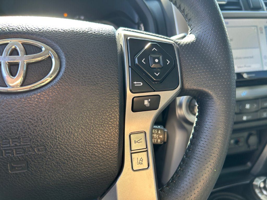 Used 2021 Toyota 4Runner Limited AWD/4WD image 17