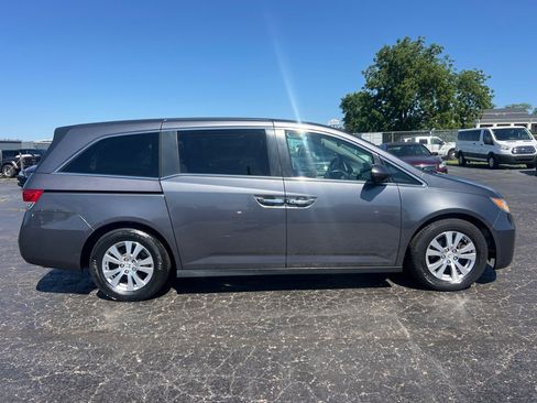 Used 2016 Honda Odyssey SE image 8