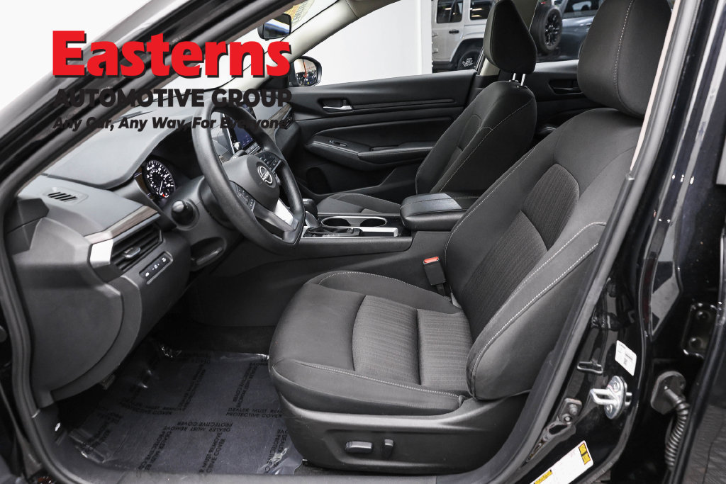 Used 2024 Nissan Altima 2.5 SV FWD image 15