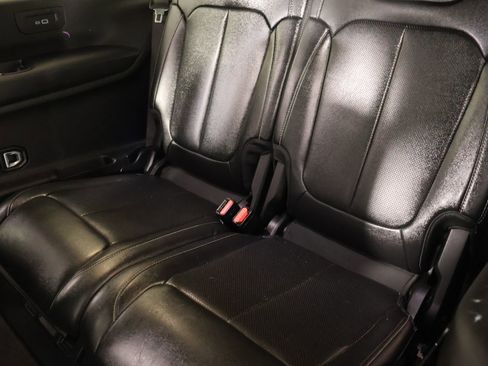 Used 2023 Jeep Grand Cherokee L Limited w/ Luxury Tech Group II image 14