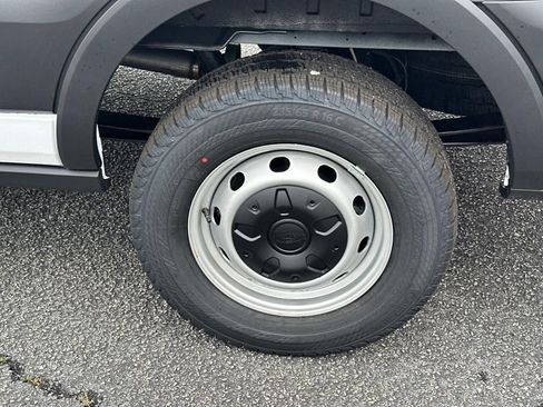 New 2025 Ford Transit 250 148 Medium Roof image 45