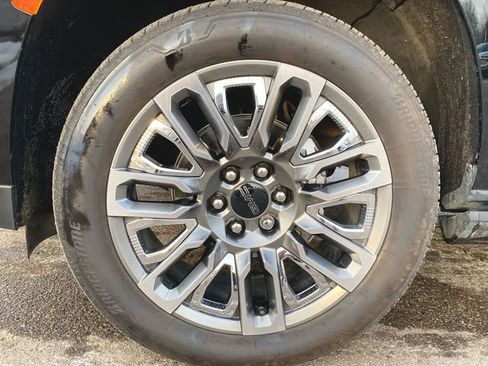 Used 2023 GMC Yukon XL Denali Ultimate image 34