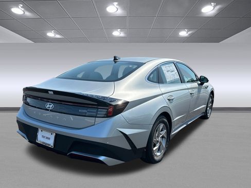 New 2025 Hyundai Sonata SE image 7
