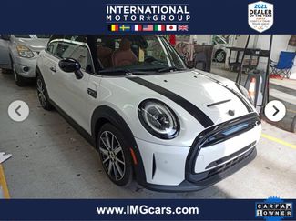 Used 2024 MINI Cooper SE image 1