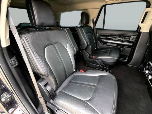 Used 2019 Ford Expedition Platinum RWD image 19