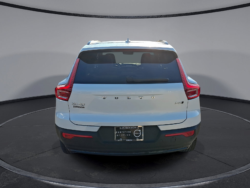 Certified 2025 Volvo XC40 B5 Plus AWD/4WD image 29