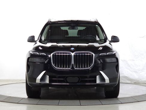 Used 2023 BMW X7 xDrive40i w/ Premium Package image 2