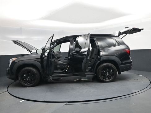 Used 2022 Honda Pilot TrailSport image 20