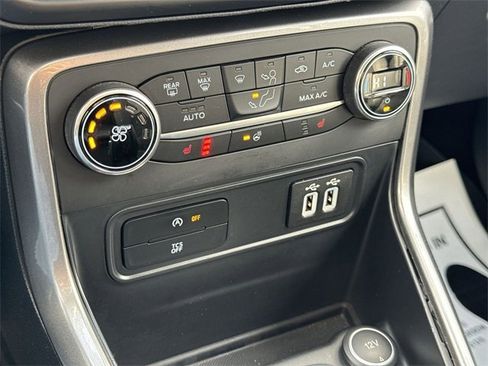 Used 2021 Ford EcoSport SES image 18
