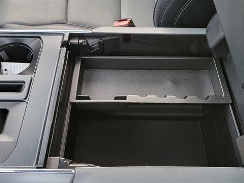 Used 2022 Ford F150 Lariat w/ Equipment Group 502A High image 37