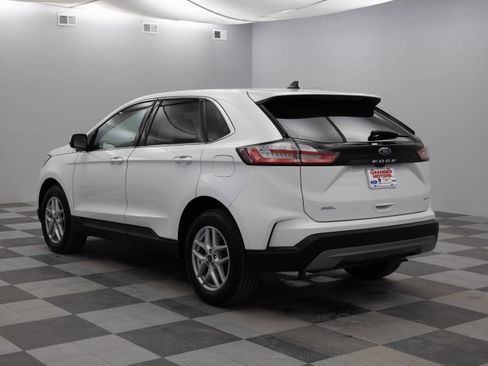 Used 2024 Ford Edge SEL w/ Convenience Package image 8