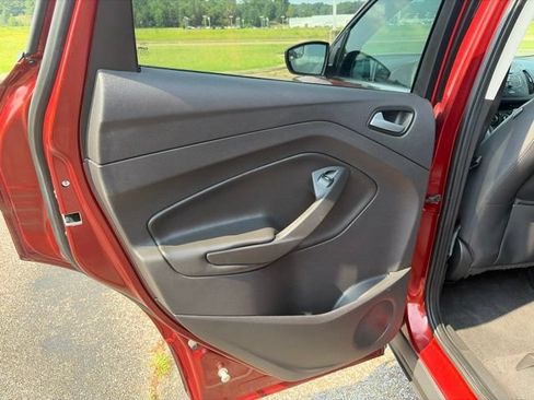 Used 2015 Ford Escape SE FWD image 13