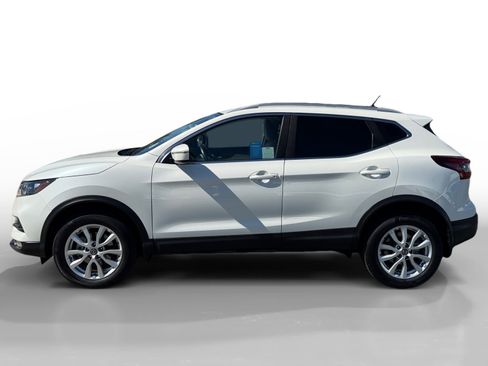 Used 2021 Nissan Rogue Sport SV FWD image 2