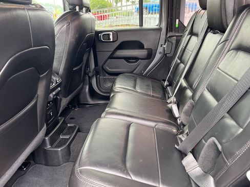 Used 2021 Jeep Wrangler Unlimited Sahara image 23
