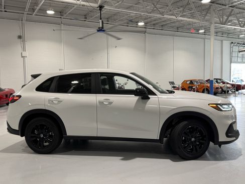 New 2026 Honda HR-V Sport image 3