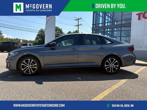 Used 2023 Volkswagen Jetta Sport FWD image 2