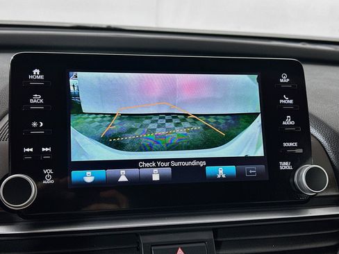 Used 2019 Honda Accord Touring image 14