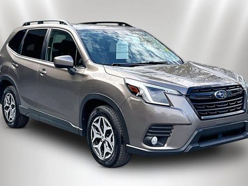 Certified 2022 Subaru Forester Premium AWD/4WD image 1