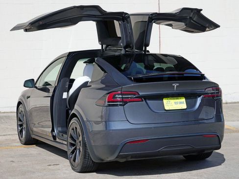 Used 2022 Tesla Model X AWD/4WD image 54