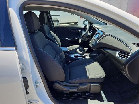 Used 2021 Chevrolet Malibu LT FWD image 27