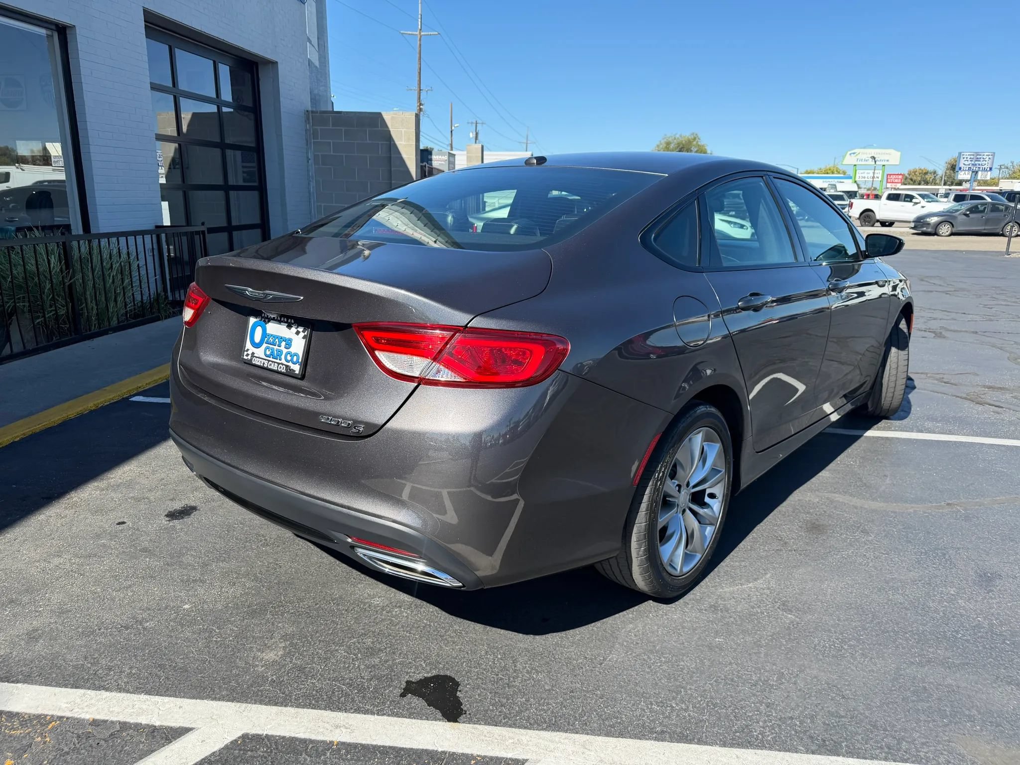 Used 2016 Chrysler 200 S FWD image 8