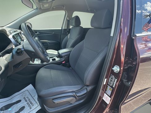 Used 2018 Kia Sorento FWD image 17