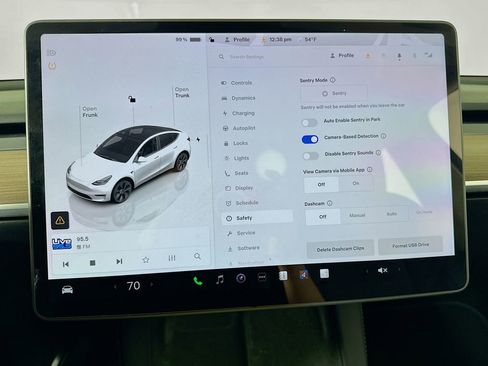 Used 2025 Tesla Model Y Long Range image 42