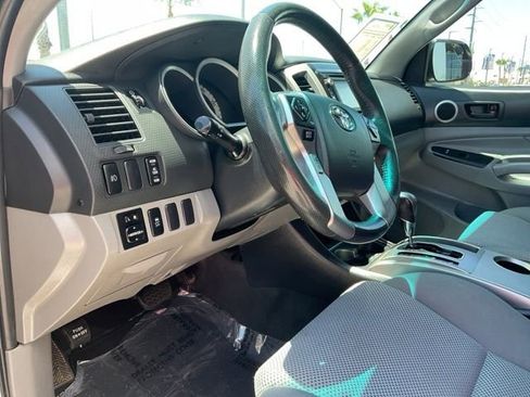 Used 2015 Toyota Tacoma PreRunner w/ TRD Sport Package RWD image 13