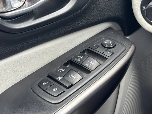 Used 2021 Jeep Cherokee Latitude Lux w/ Comfort/Convenience Group AWD/4WD image 21