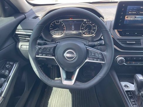 Used 2024 Nissan Altima 2.5 SR w/ SR Premium Package FWD image 13