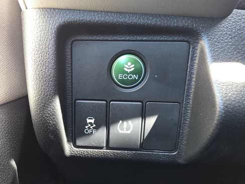 Used 2016 Honda HR-V EX image 33