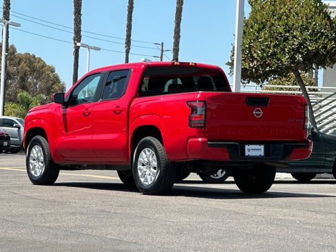 Used 2023 Nissan Frontier SV AWD/4WD image 3