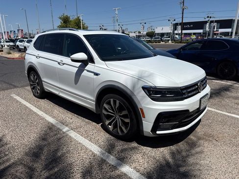 Used 2020 Volkswagen Tiguan SEL Premium R-Line w/ 3rd Row Seat Package AWD/4WD image 12