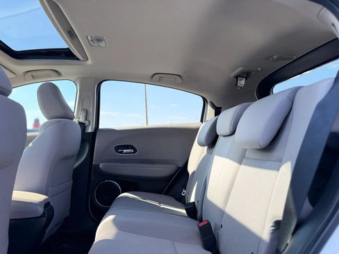 Used 2018 Honda HR-V EX image 19