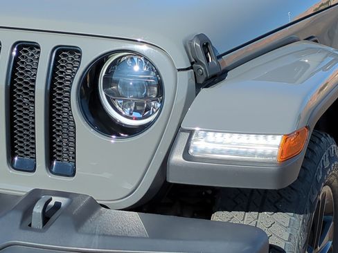 Used 2023 Jeep Wrangler Unlimited Sahara image 10