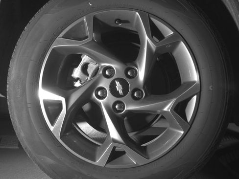 Used 2025 Chevrolet Trax LT w/ LT Convenience Package image 15