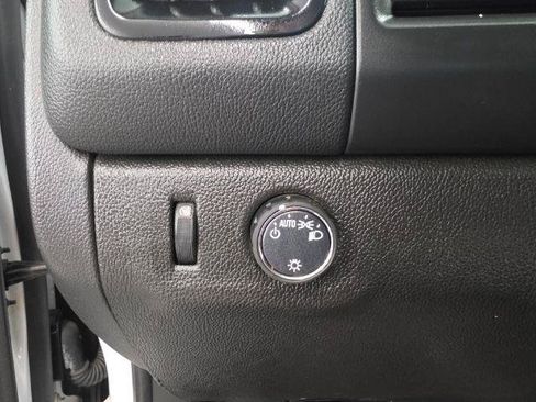 Used 2022 Chevrolet Colorado LT w/ Fleet Safety Package RWD image 17