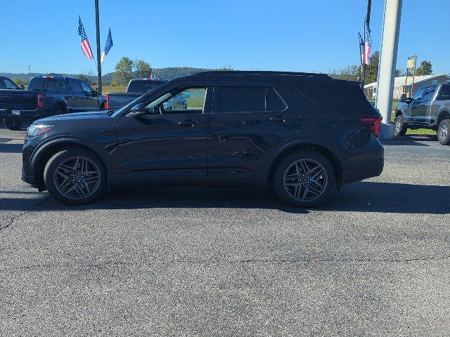 Used 2025 Ford Explorer ST w/ Sun And Sound Package AWD/4WD image 32