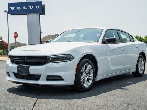 Used 2023 Dodge Charger SXT w/ Cold Weather Package RWD image 3